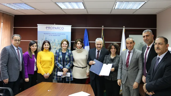 Signature avec Faten