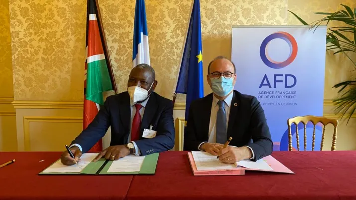 Signature du prêt accordé à Equity Bank
