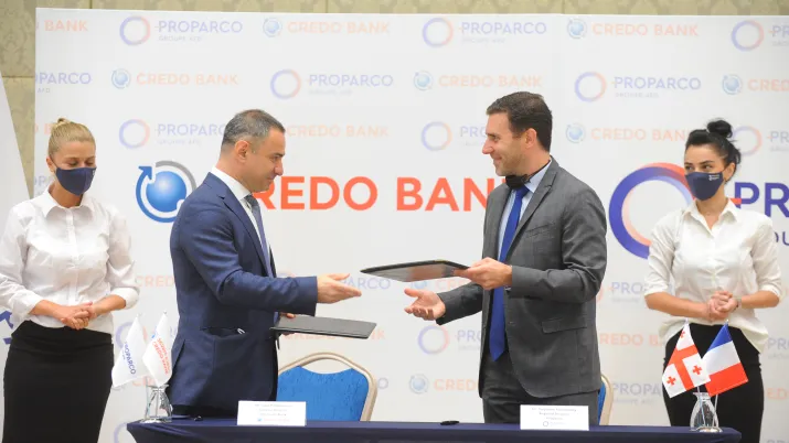 Signature entre Proparco et Credo Bank en Géorgie