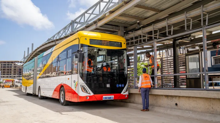 brt dakar bus proparco meridiam durable propre sénégal