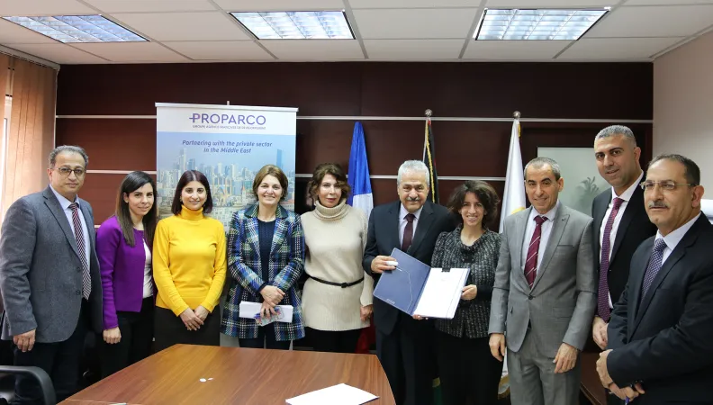 Signature avec Faten