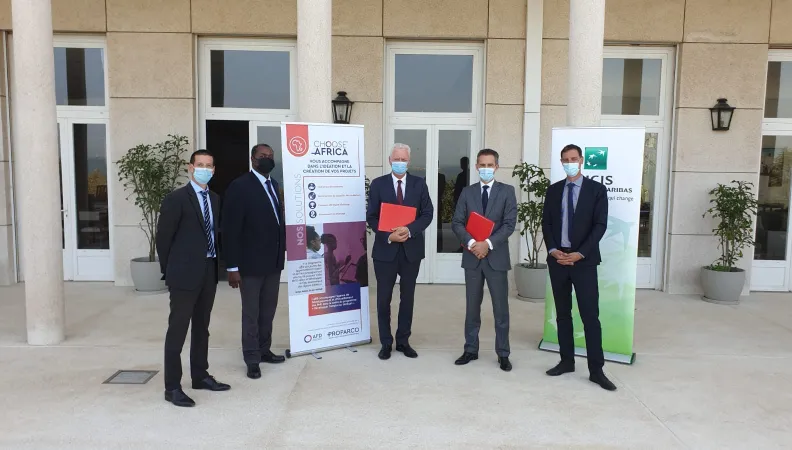 Signature entre Proparco et la BICIS au Sénégal