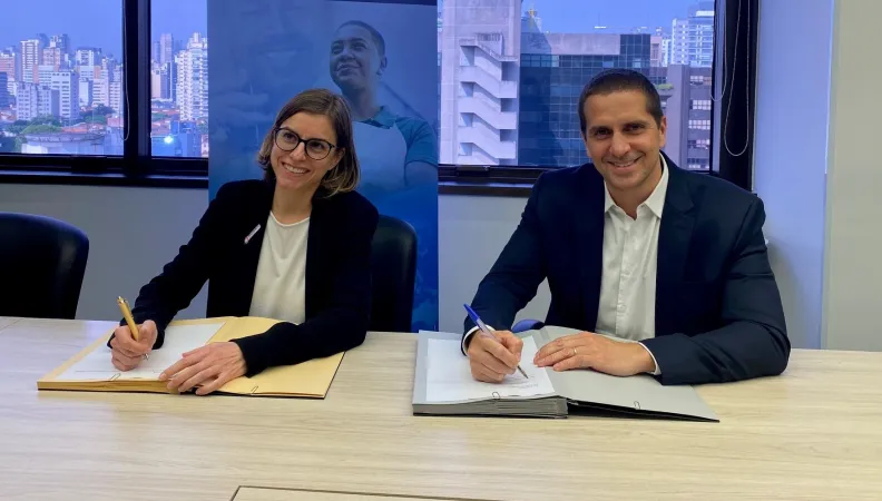 Signing between LDC et Proparco