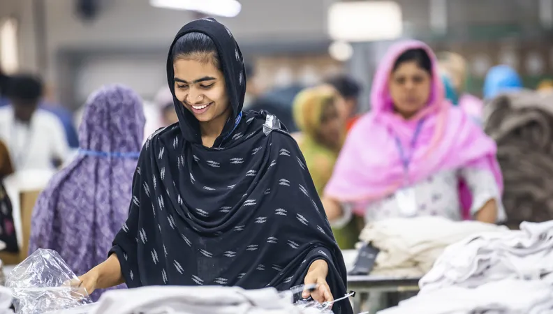 Dans l'usine Ananta de Dhaka, au Bangladesh