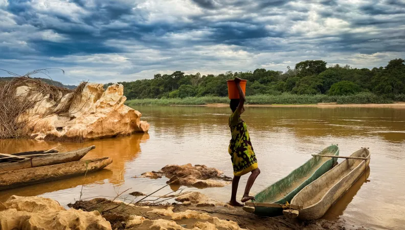 Le long des rives d’un fleuve à Madagascar